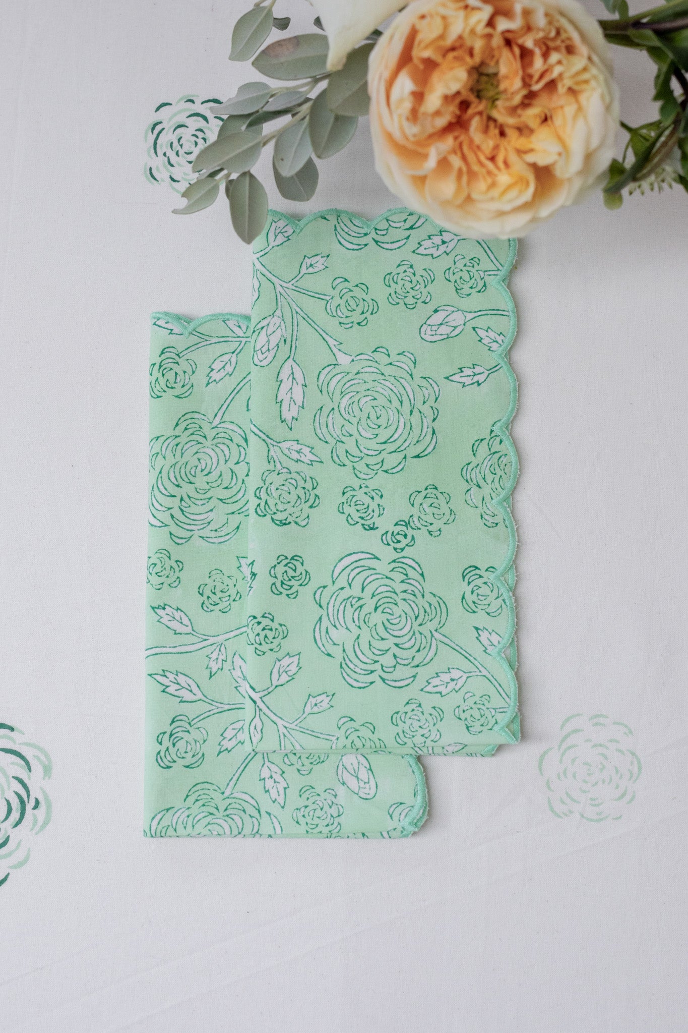 Rose Garden Green Scallop Napkins (Set of 2)