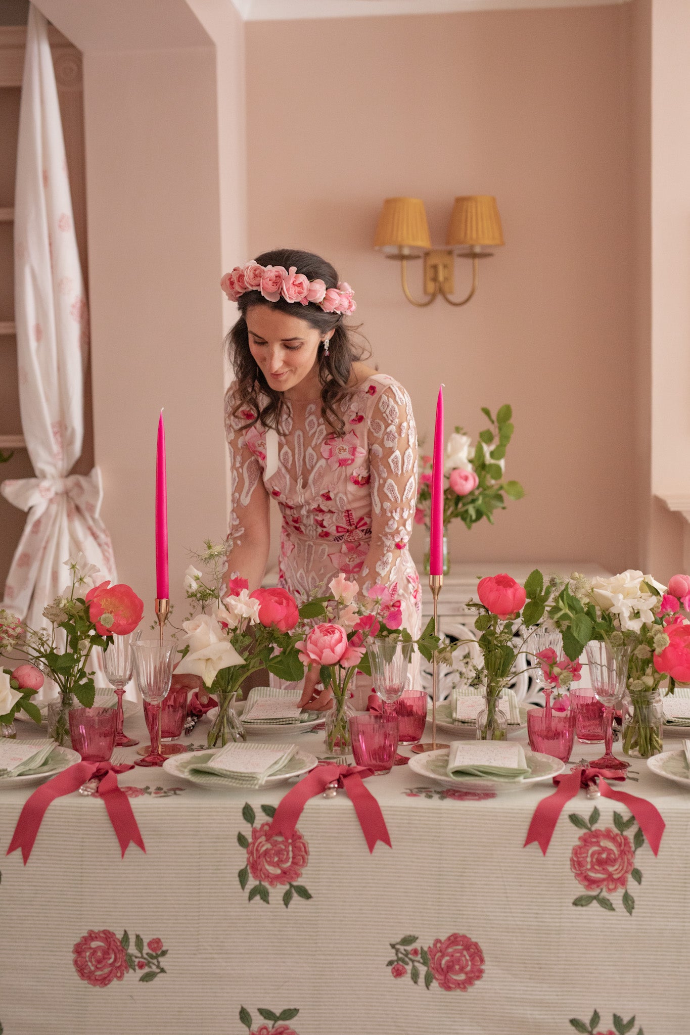 Floral centrepiece in pink and green