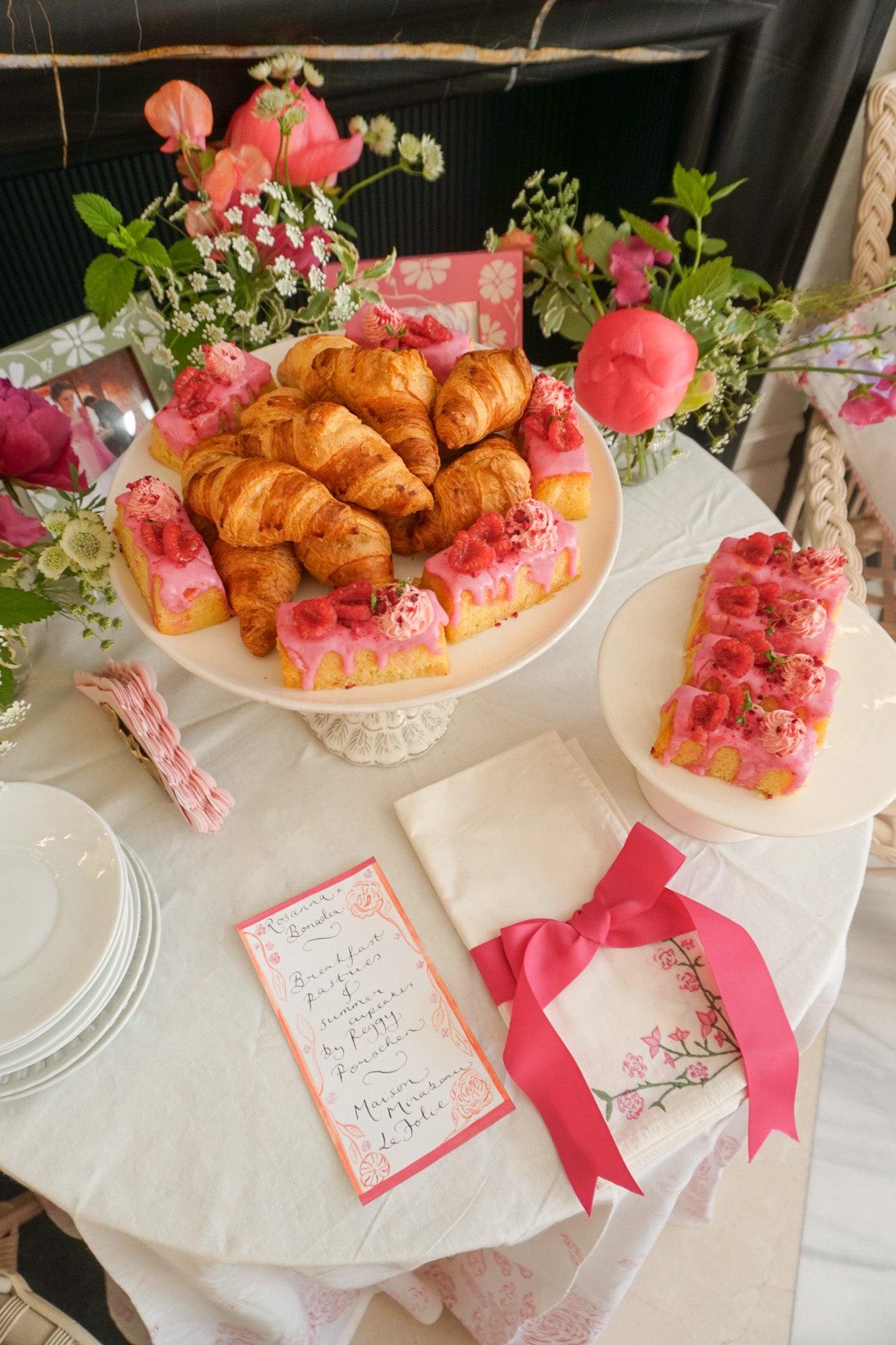 Pastries, croissants and iced sponge cakes